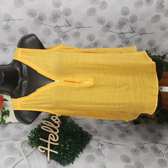 harvé benard Gold Zip-Front Sleeveless Blouse - Picture 3 of 8